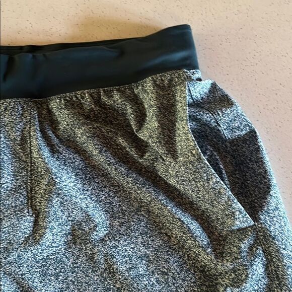 Lululemon Green Unlined Shorts Size L - Picture 3 of 11